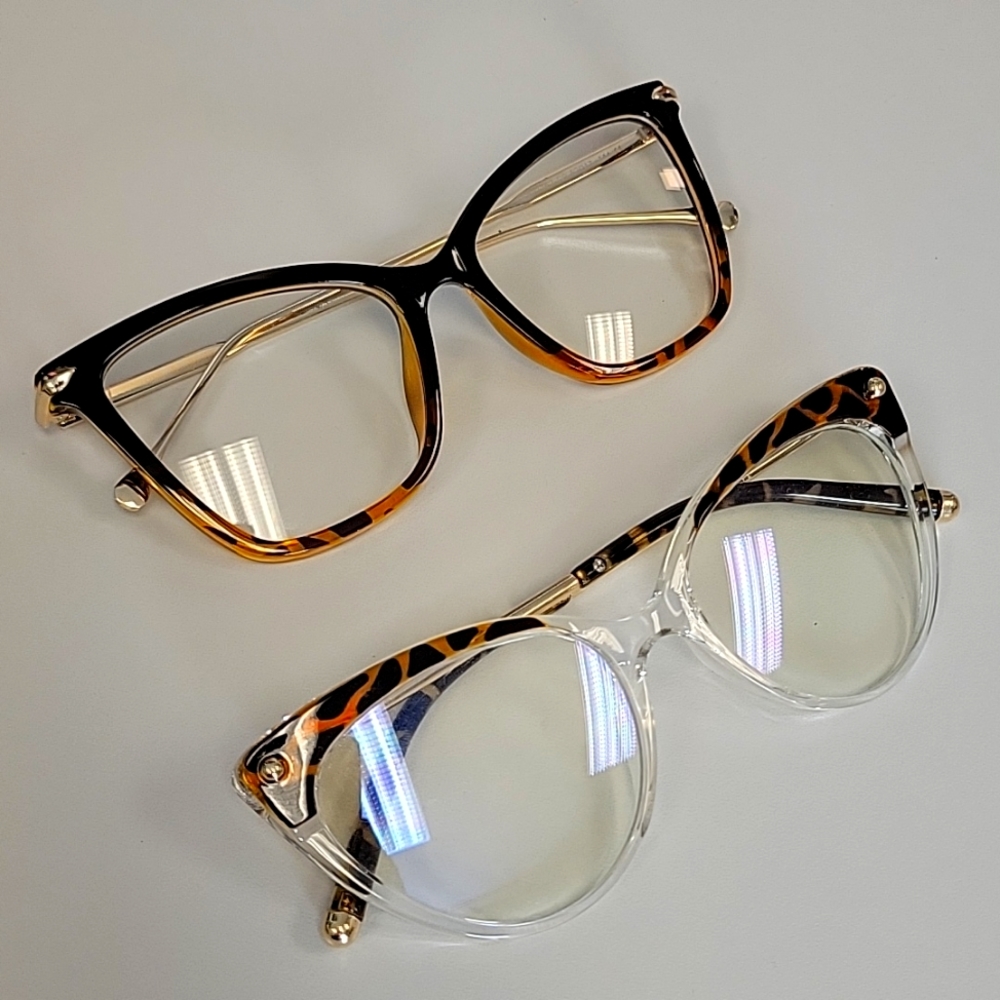 Pair of blue light filter glasses